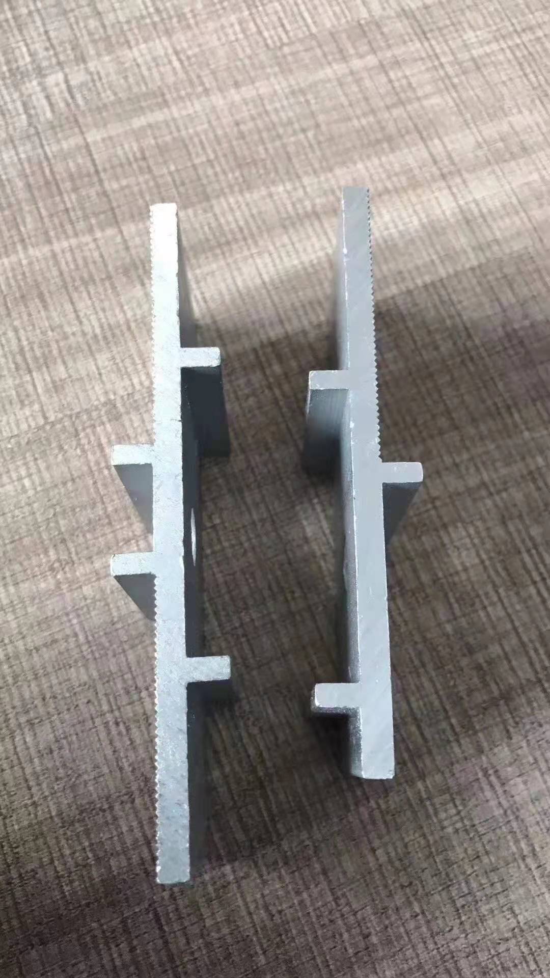 農(nóng)光互補光伏支架日常維護